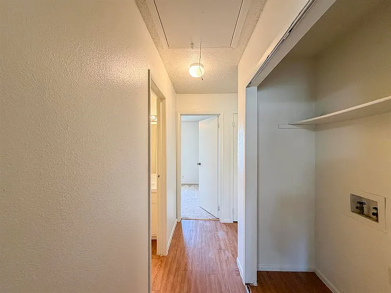 3705 Ivanhoe Dr — Photo 16