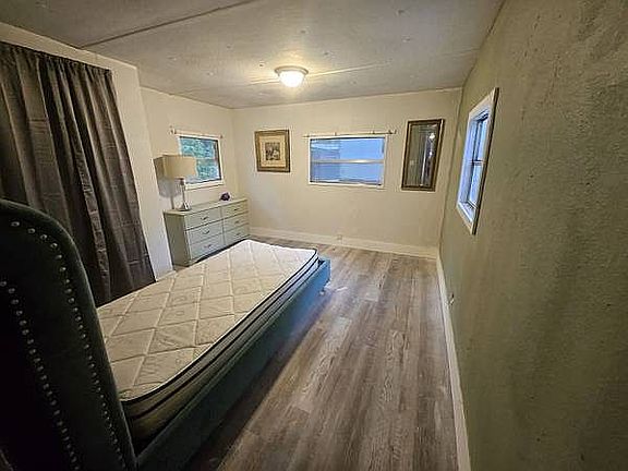 4th image of 11325 Crescent Lake Dr