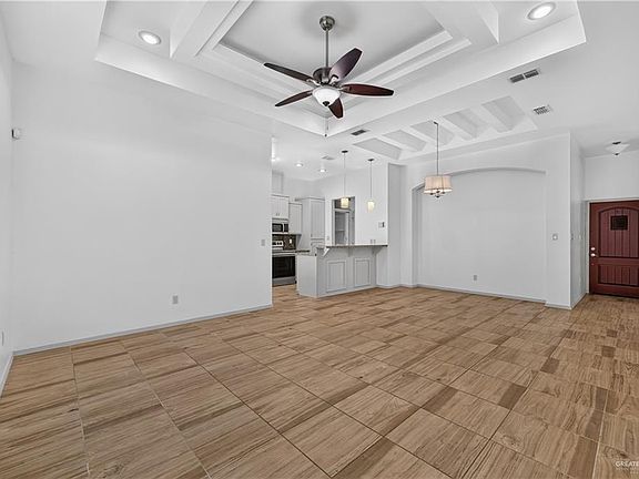 5th image of 4417 Pelican Ave