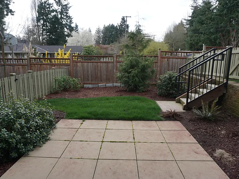 706 123rd Ave NE — Photo 52