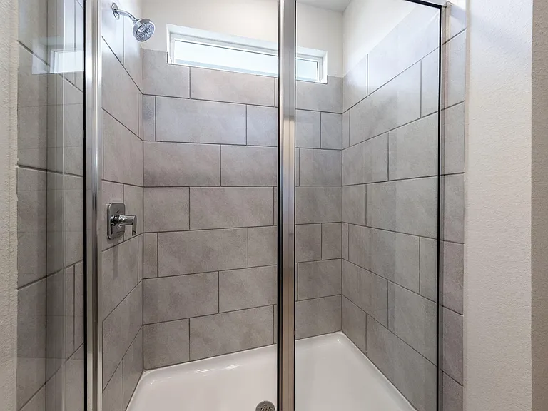 2416 Tucker Ln — Photo 33