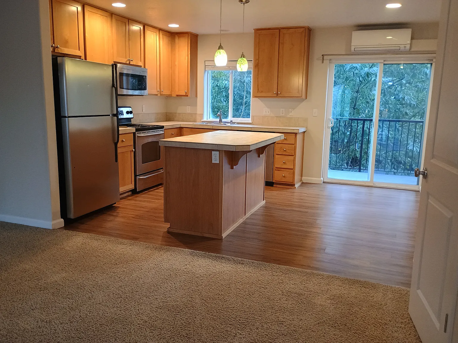 3 bed, 1453 sqft, $2,500 — Photo 4