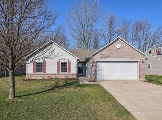 4136 S Woodtrail Ln, New Palestine, IN