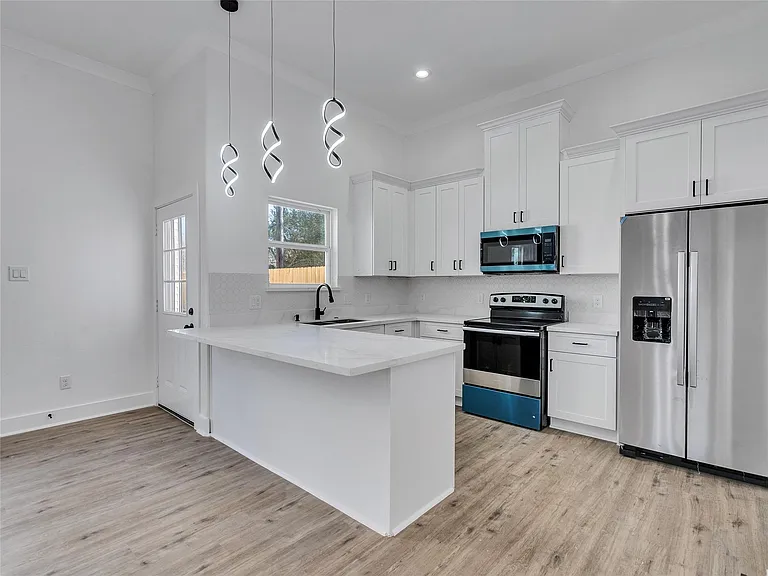 5126 Clover St #A — Photo 10