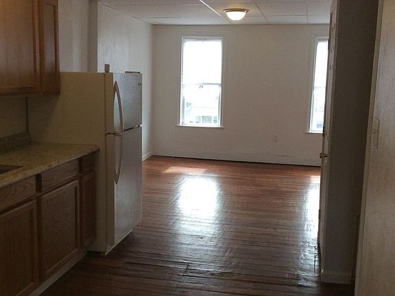 3rd image of 707 E Prospect St #2