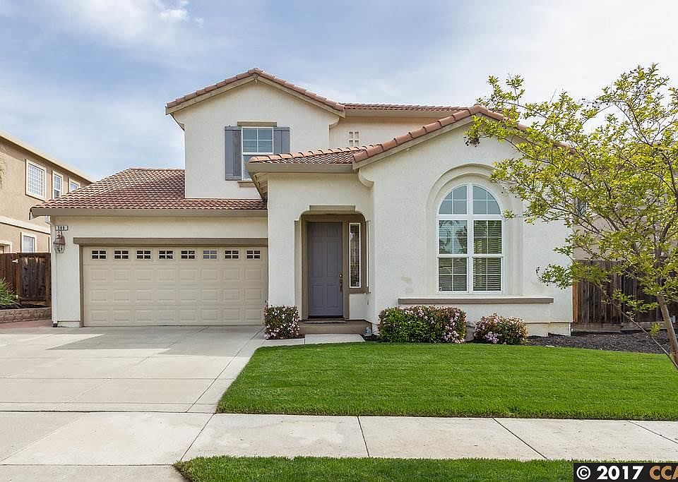 2nd image of 300 Mountain View Dr