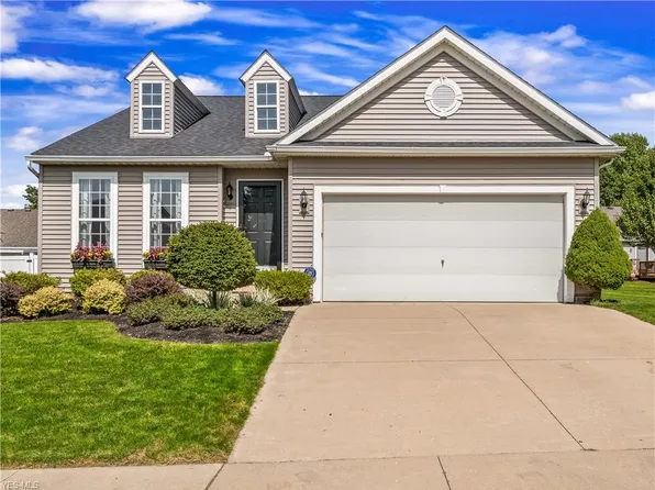 2304 Canterbury Cir, Akron, OH 44319