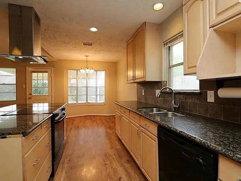 12623 Westella Dr — Photo 5