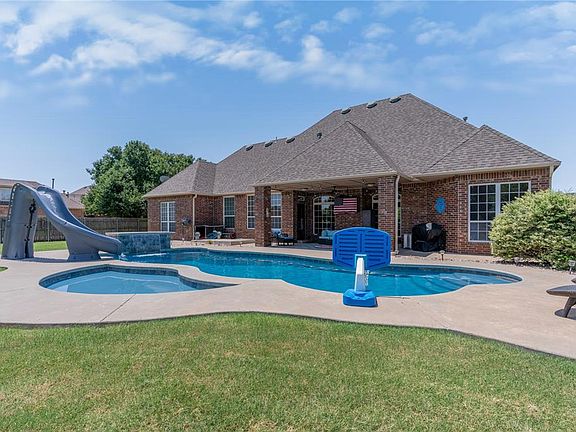 2nd image of 4108 Hidden Lake Cir