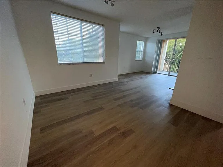 2160 E Preserve Way #201 — Photo 6