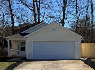 1664 Hallmark Hills Dr, Griffin, GA 30223