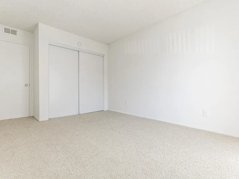 San Carlos and San Juan Apartment Homes — Photo 42