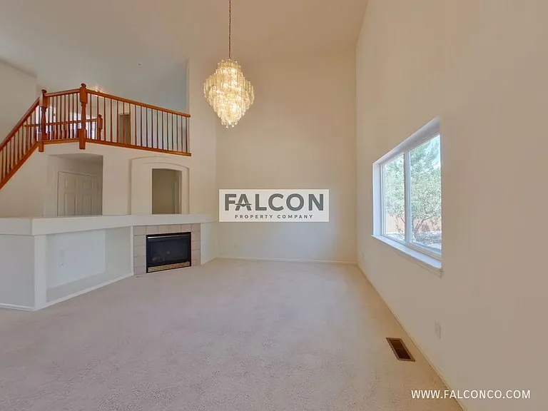 6536 Graymont Dr — Photo 5