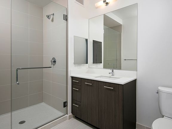 3rd image of 30 E Randolph St #1823