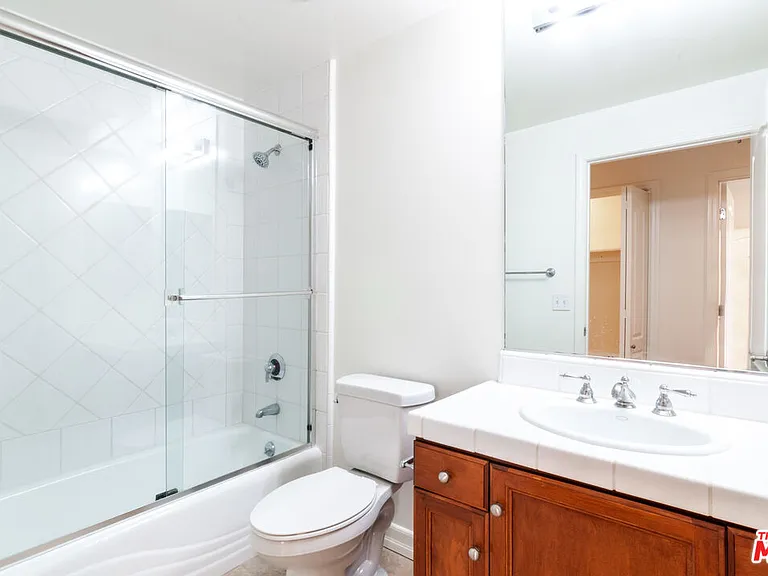 2335 S Bentley Ave #104 — Photo 12
