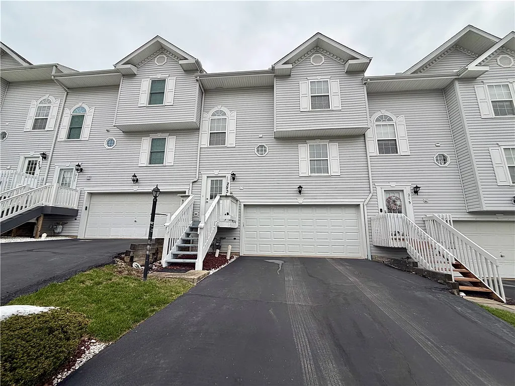 213 Manor View Dr photo 1