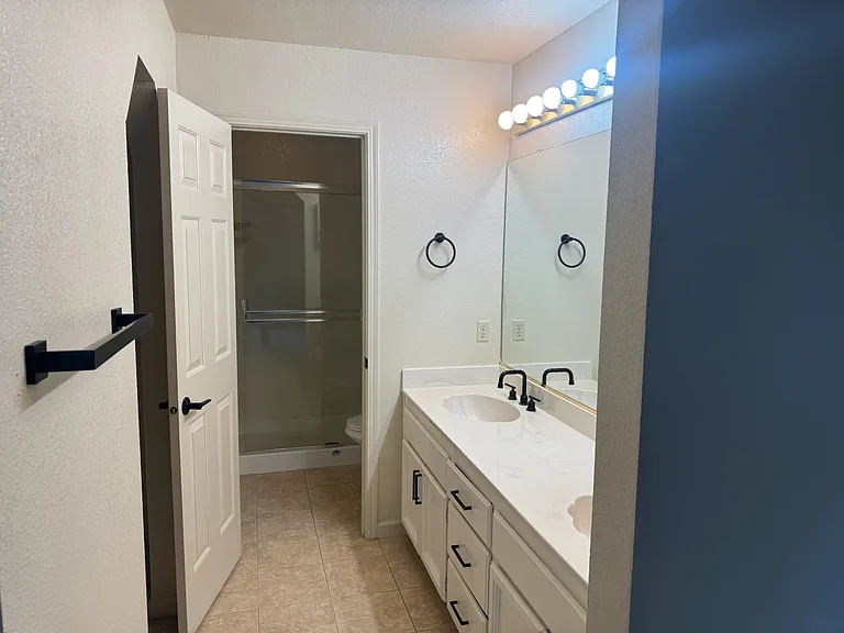 2921 Garden Creek Cir — Photo 15