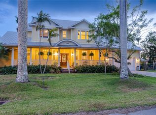 1860 Ardmore Rd, Fort Myers, FL 33901