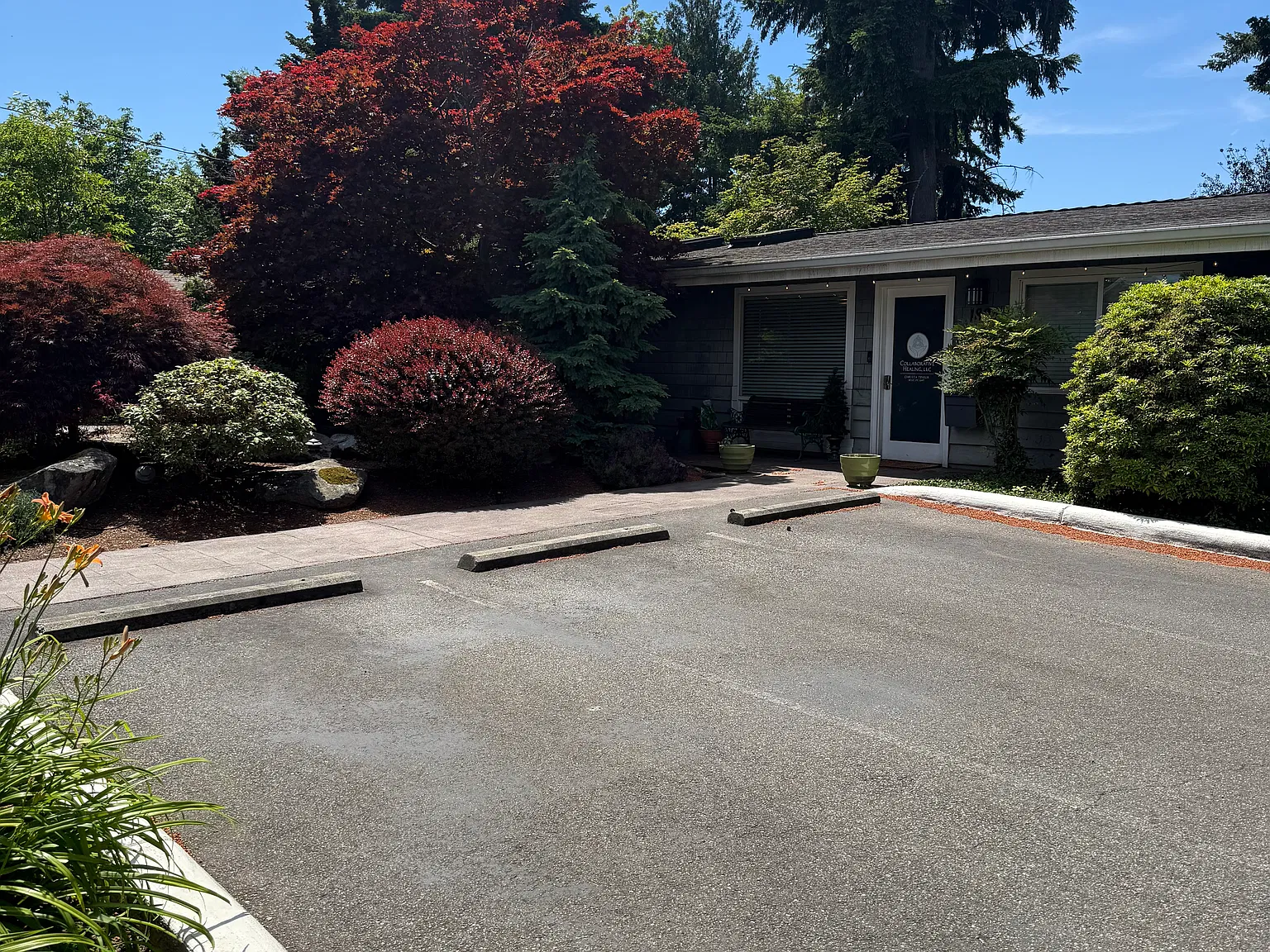 4 bed, 10000 sqft, $1,700 — Photo 3