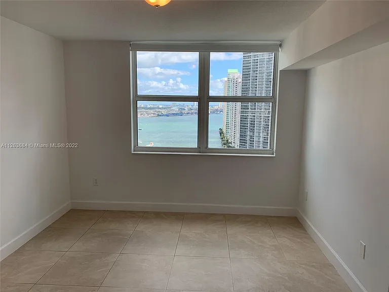 31 SE 5th St #32 — Photo 10
