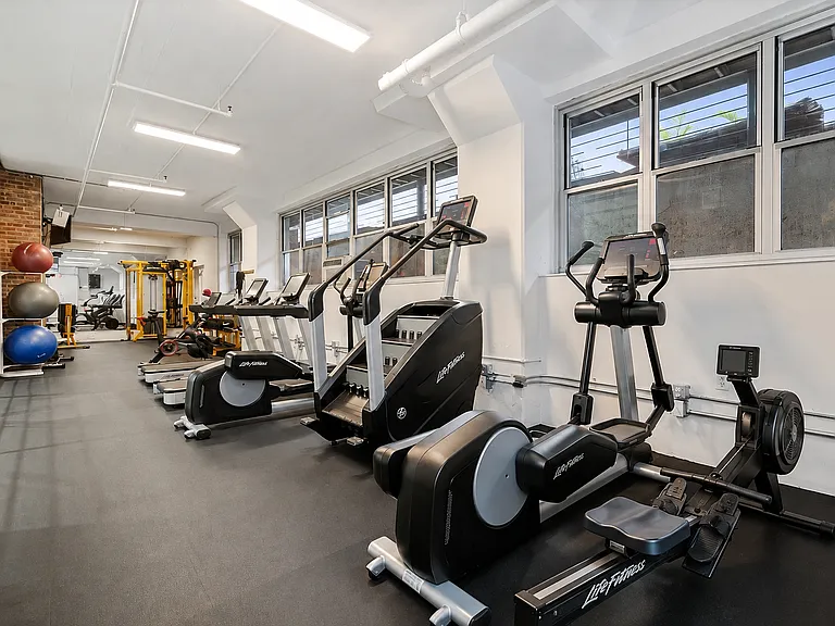 99 Gold St #4K — Photo 15