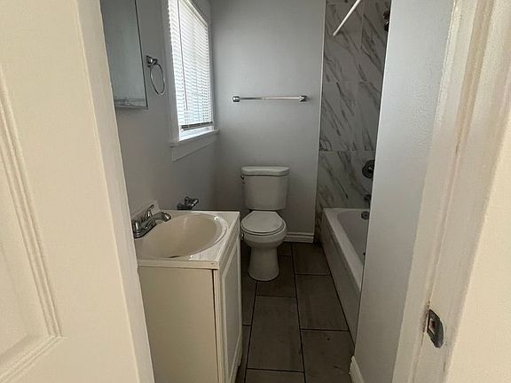 3rd image of 1354 Gundry Ave APT A