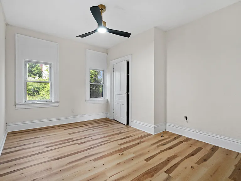 415 Mills Ave — Photo 18