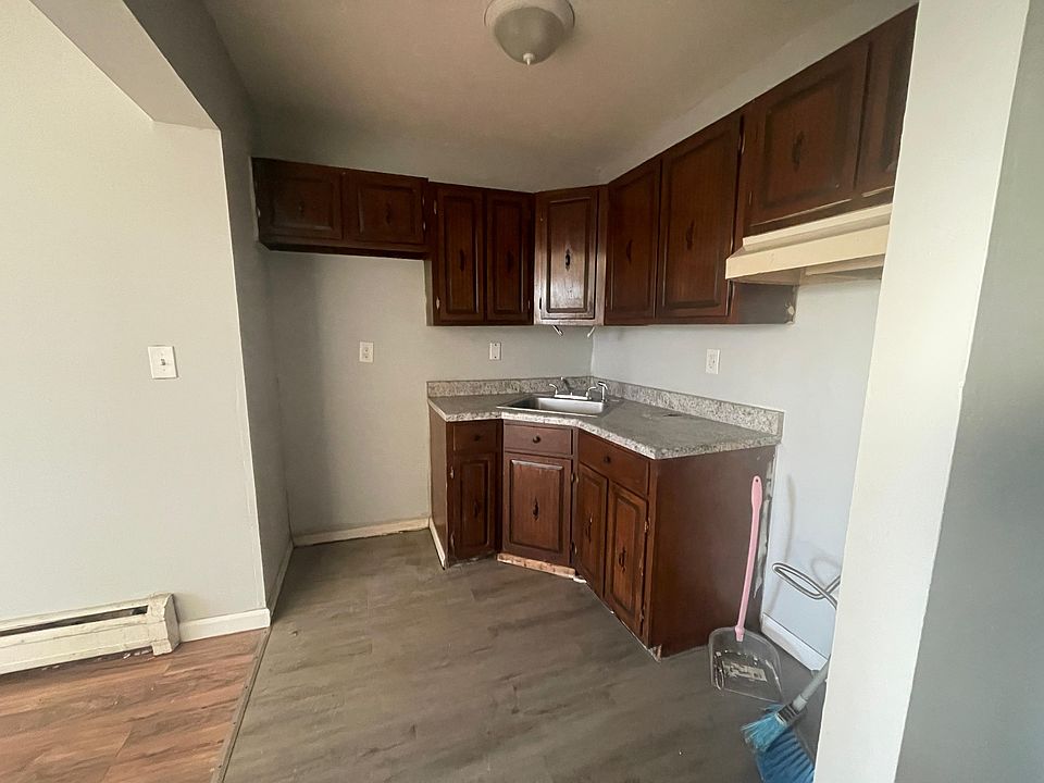 1st image of 180 Princeton Ave #2E