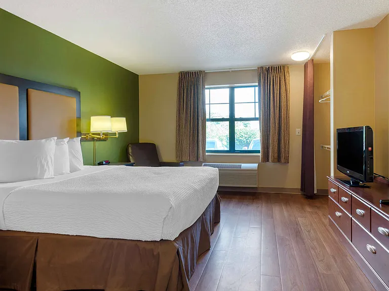 Studio Suite - 1 Queen Bed