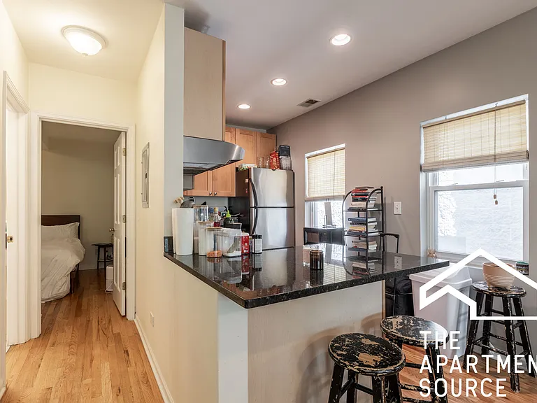 906 N Wood St #1S — Photo 1