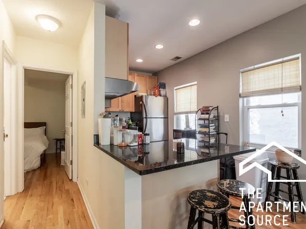 906 N Wood St #1S, Chicago, IL 60622