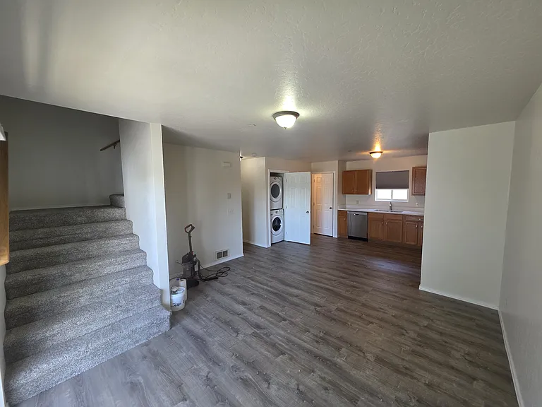 1801 Culvers Dr — Photo 3