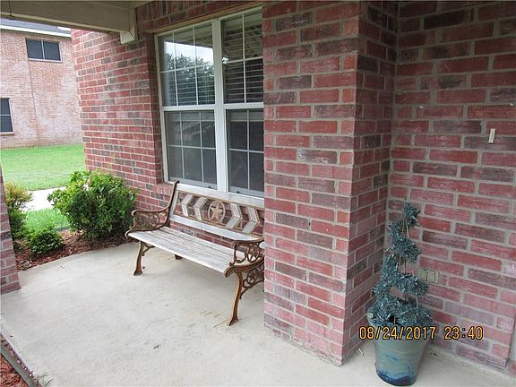 3rd image of 301 Birchwood Ln