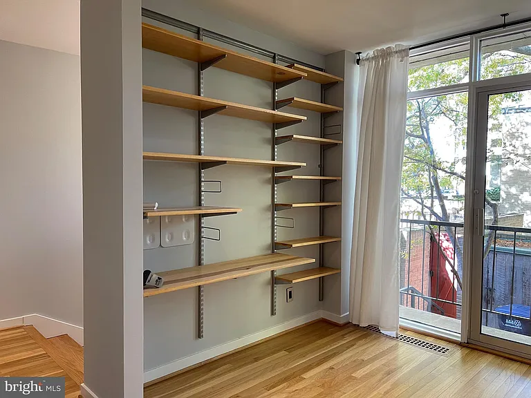 457 N St SW — Photo 7