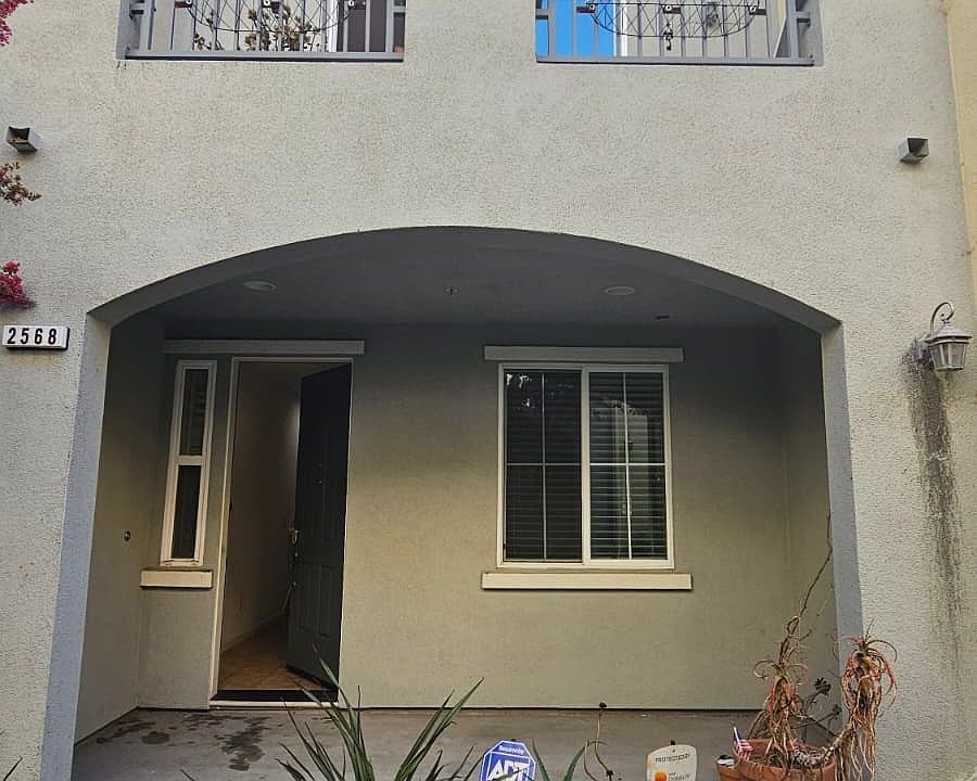 1st image of 2568 Heron Ct