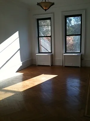 Rented by Anthony Mariano, lreb | media 3