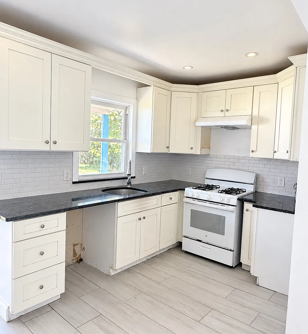 3 bed, 1052 sqft, $3,250 — Photo 4