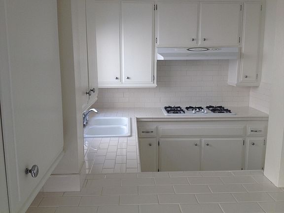 2nd image of 812 N Alfred St