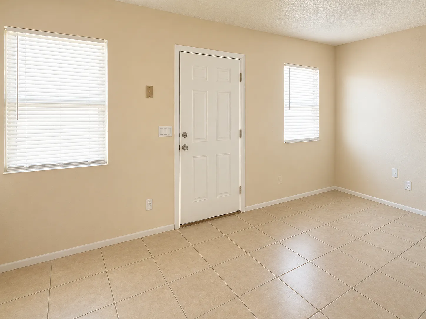 2 bed, 650 sqft, $995 — Photo 3