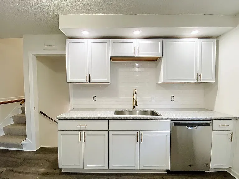 4 bed, $2,595 — Photo 3