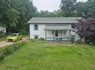 9910 Main St, Ozawkie, KS 66070