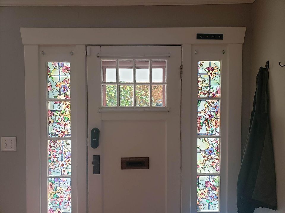 Gorgeous entry