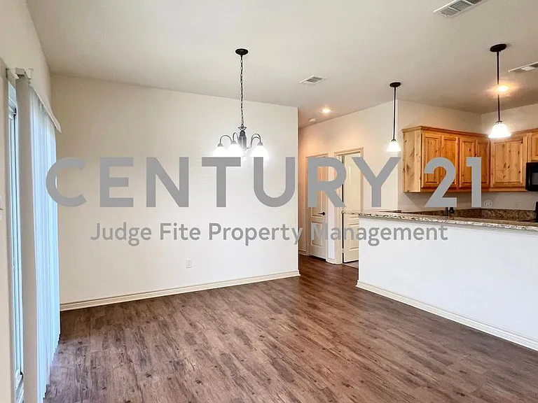 214 Lasso Cir — Photo 4