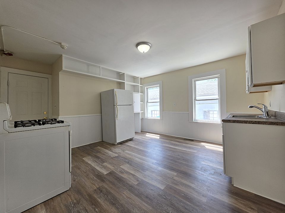 1st image of 37 Foundry St #1R