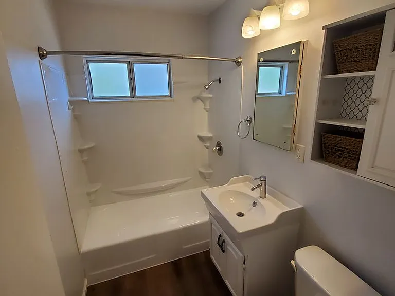 625 W Leeside St — Photo 10