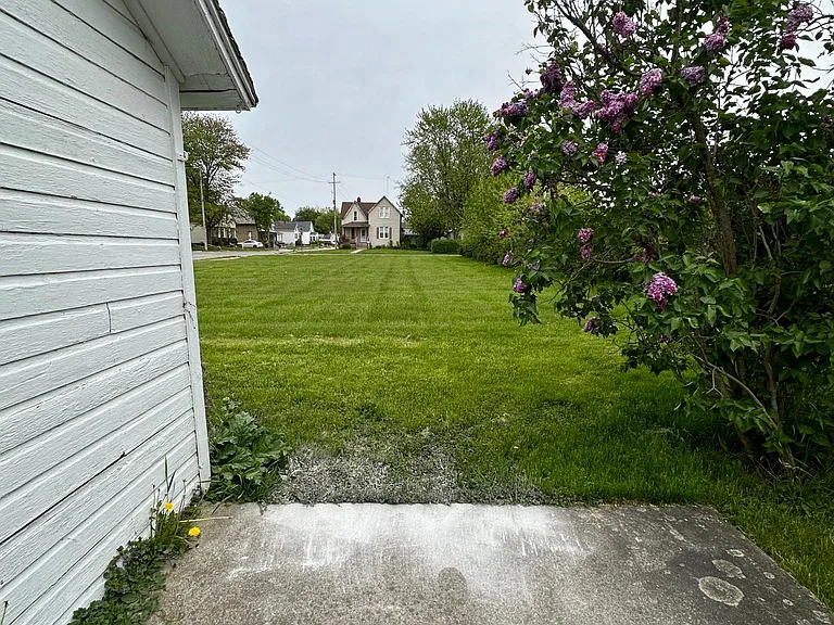 1103 Fitzhugh St — Photo 2