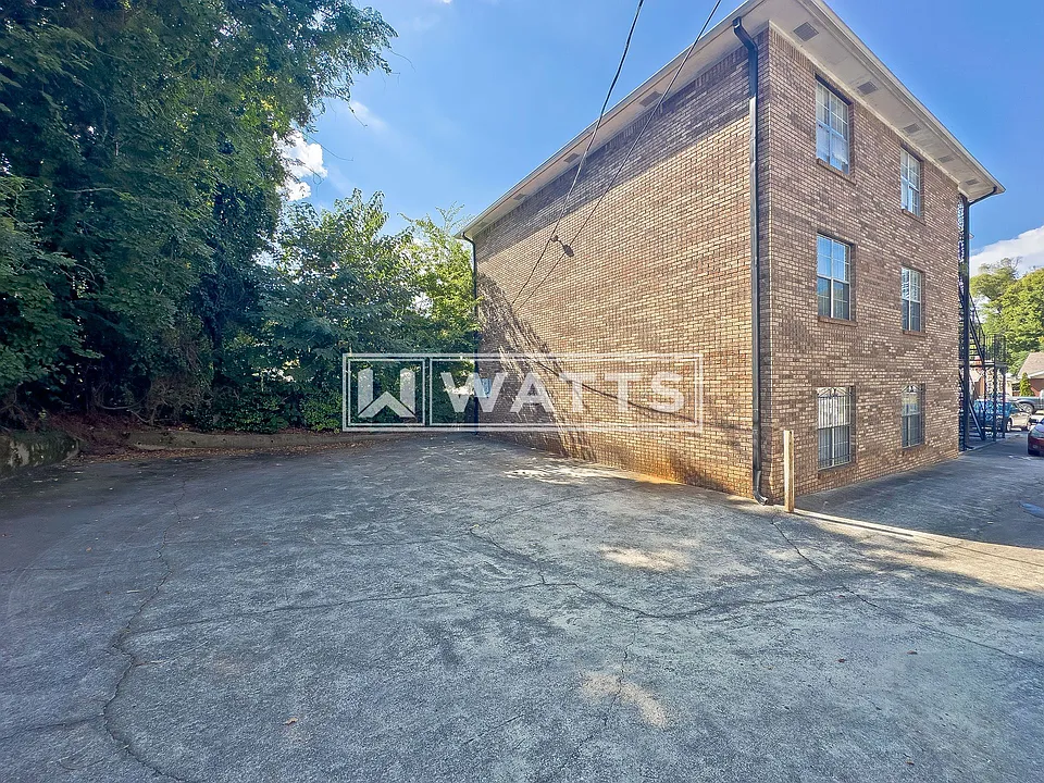 1143 14th Ave S