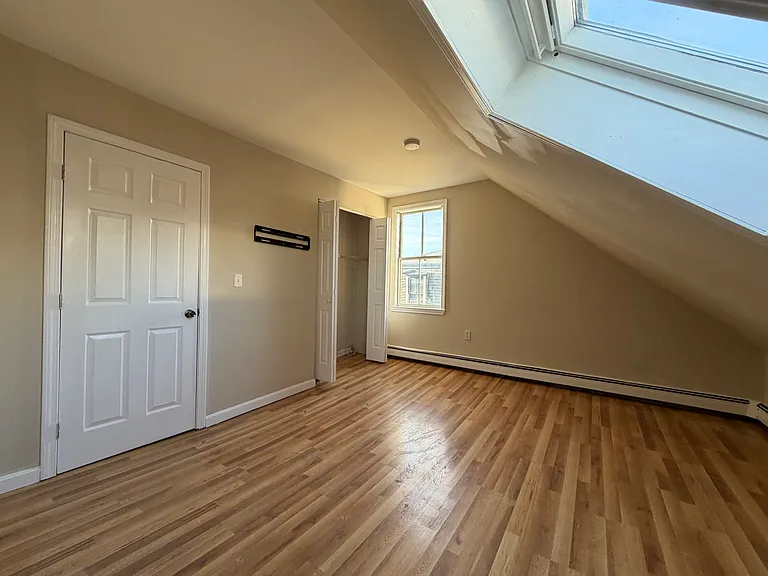 36 Cork St — Photo 16