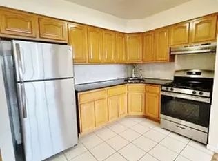 66-76 69th St #3C, Middle Village, NY 11379