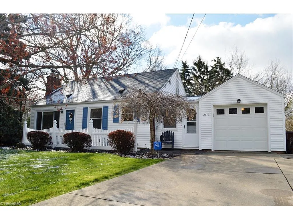 2412 Onahom Cir NE photo 1